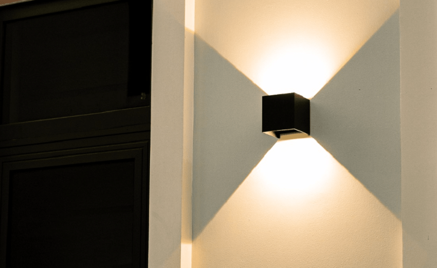 Đèn gắn tường ngoài trời chống nước